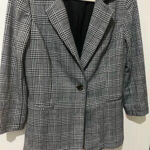 41 Hawthorn Gray and Black Blazer